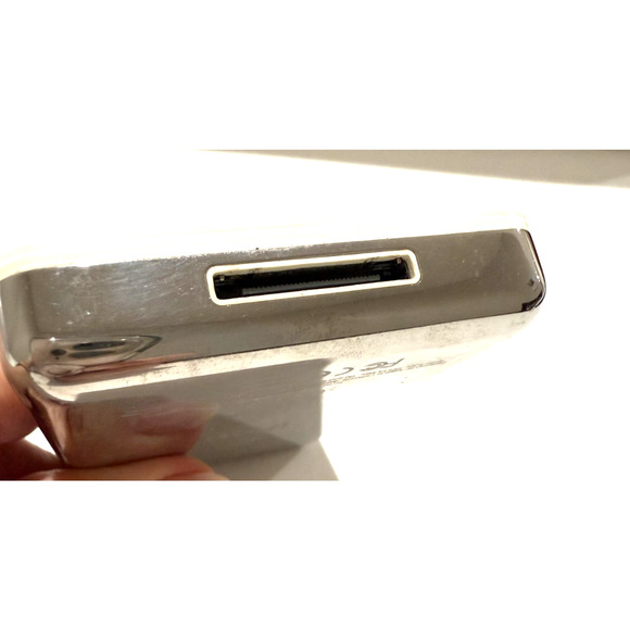 Apple iPod classic 5th Generation White (60 GB) Untested - Picture 4 of 6